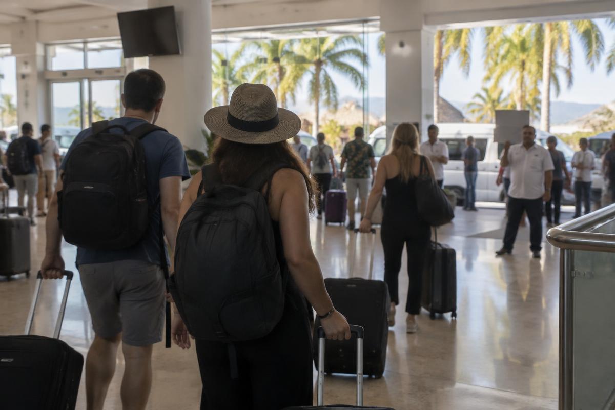 Private airport transfer van waiting near Puerto Vallarta
